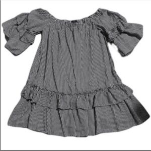 Forever 21 off shoulder black & white stripes with ruffles mini dress. Small.